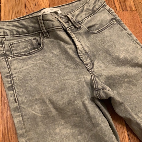 Zara girls skinny jeans light gray color size 10 - Picture 3 of 5
